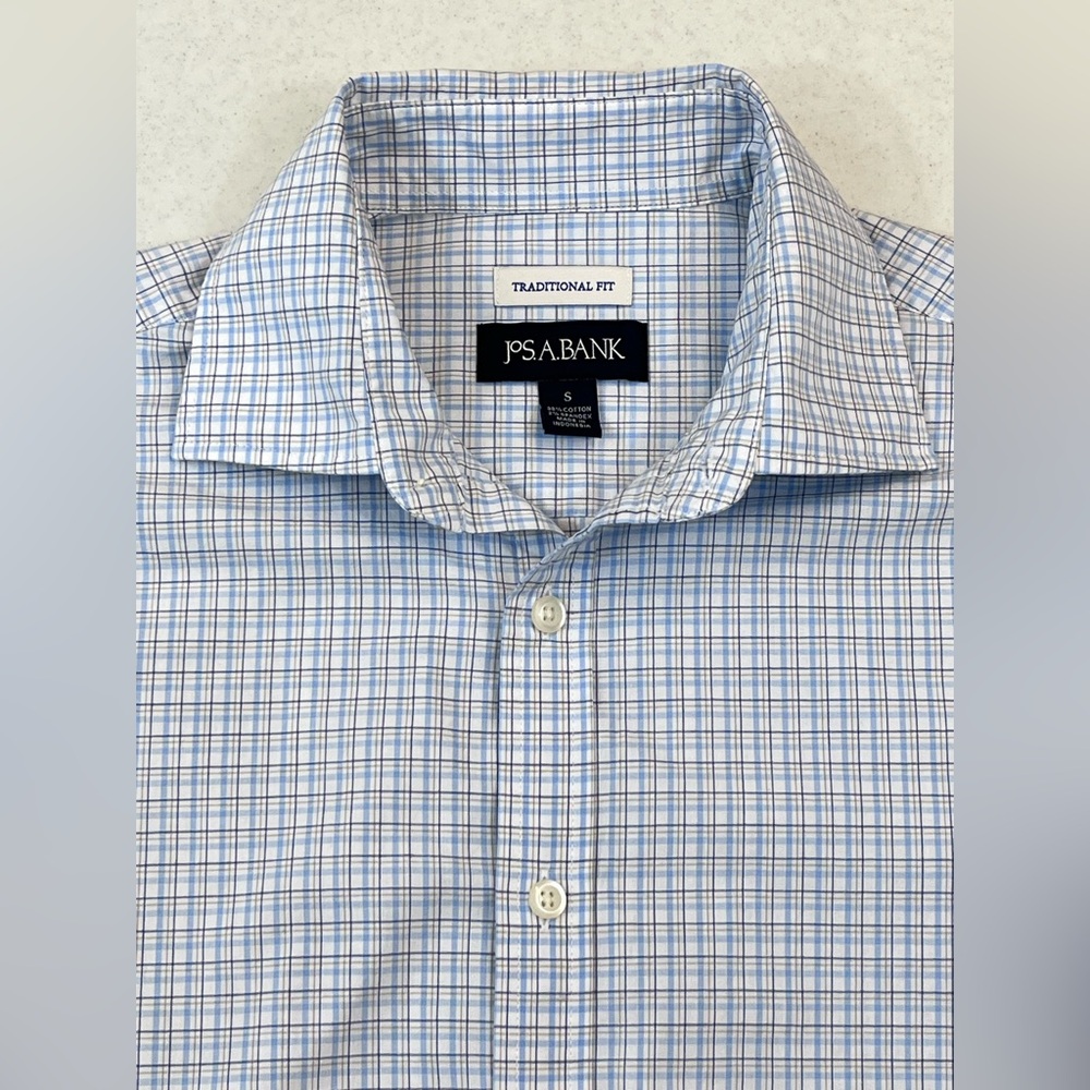 Jos. A. Bank Men’s Traditional Fit Striped Dress Shirt. Small
